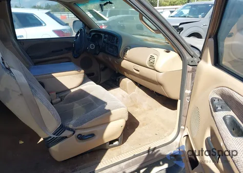 2001 Dodge Ram 1500 St из США, поврежденный, VIN 3B7HC13Y01G203629